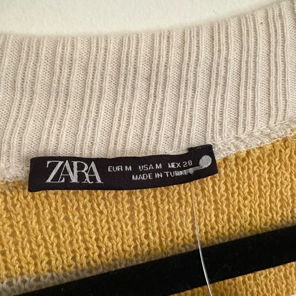 Yellow and White Striped Sleeveless Sweater - Picture 3 of 4